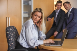 [Droit du travail] Le fait de proposer à plusieurs reprises une rupture conventionnelle en arrêt maladie ne constitue pas à lui seul un fait laissant supposer une discrimination